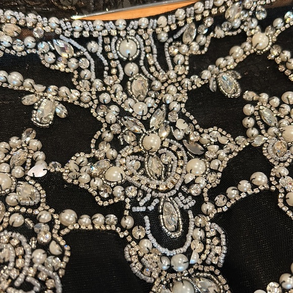 Formal sequence gown - Picture 3 of 6